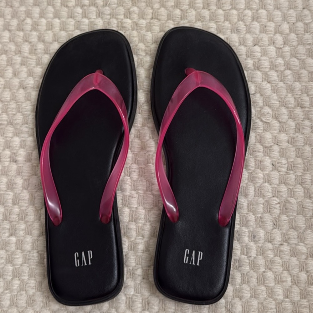 GAP Women's Black and Pink Sandals